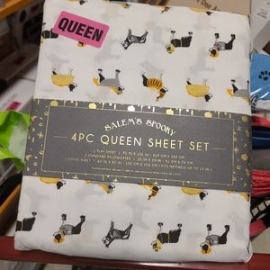 Boston terrier Halloween queen sheets